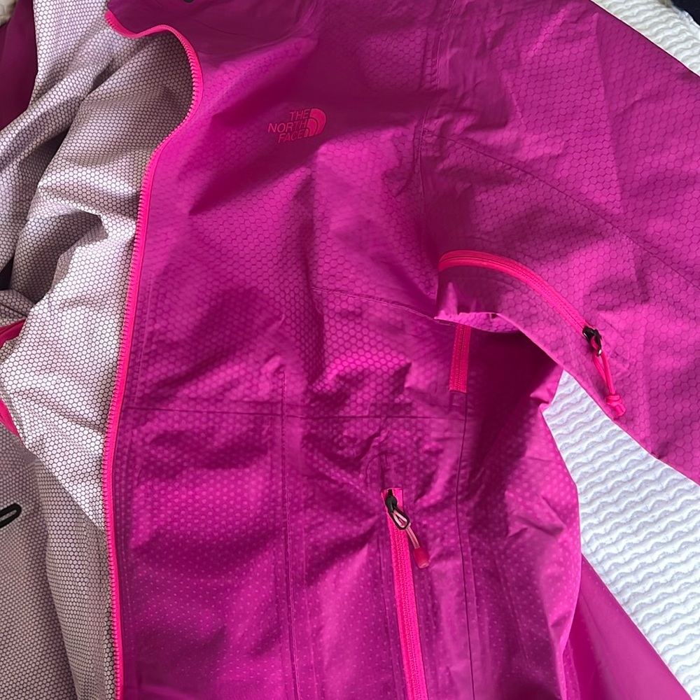 NWOT THE NORTH FACE WOMEN’S FUSEFORM DOT MATRIX JACKET - Picture 2 of 6